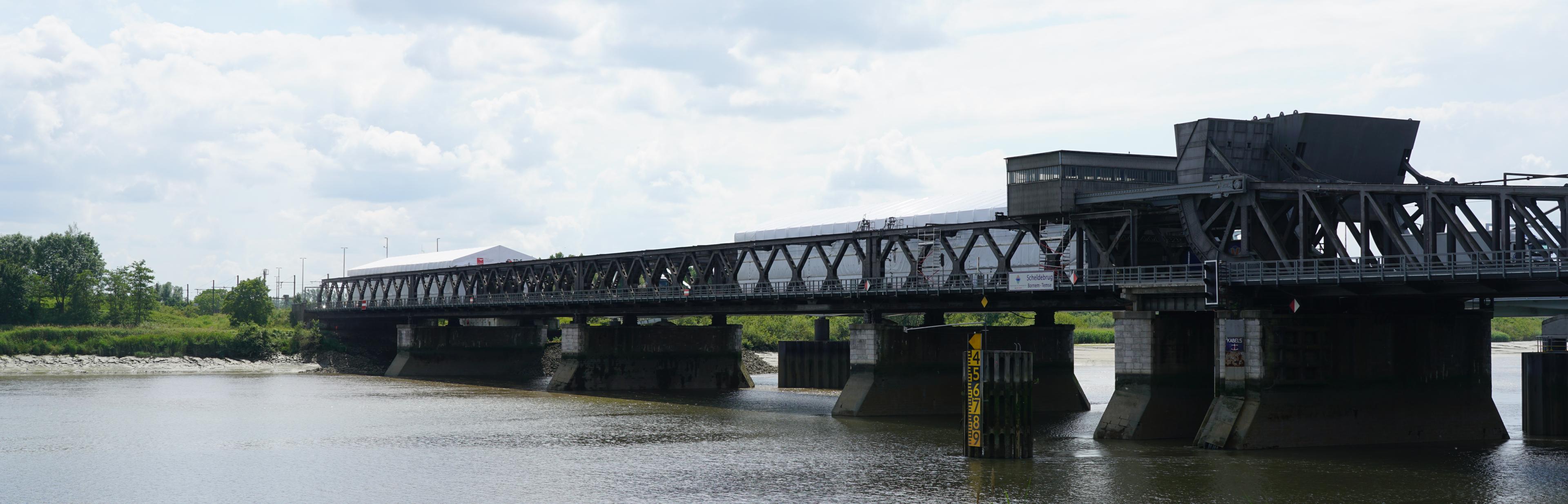 Herstelling wegdek oude Scheldebrug Bornem-Temse | De Vlaamse Waterweg